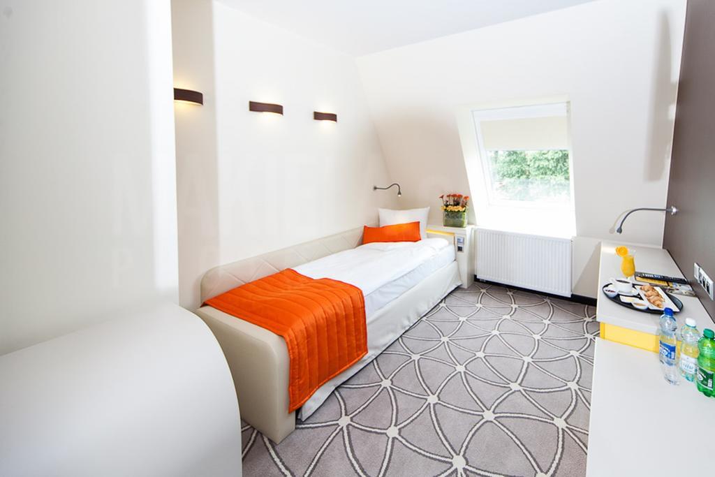 Hotel Eclipse Domasław Quarto foto